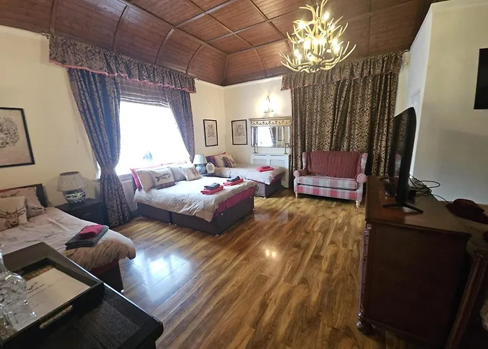 The West Highland Way Hotel And Campground Rooms And Pitches Glasgow