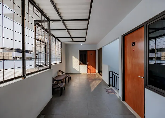 Urbanview Hotel Pasar Baru Jakarta by RedDoorz