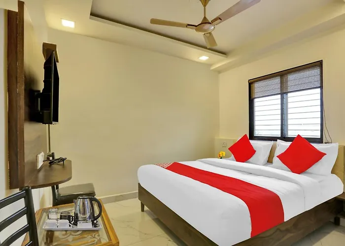 Hotel O Nandi Palace Lodging And Boarding Ulhasnagar