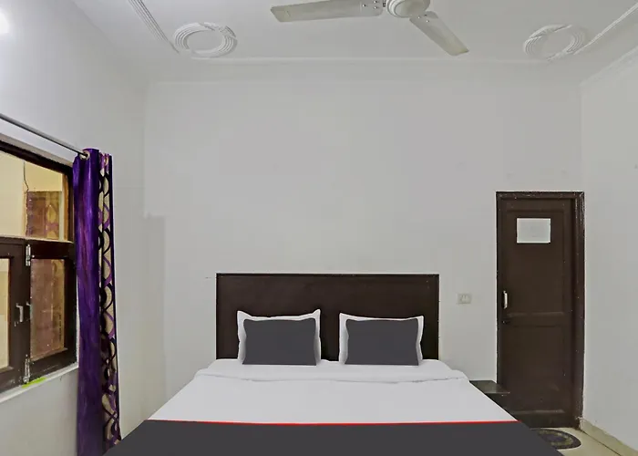Collection O Mayank Guest House Near Iskcon Temple Noida