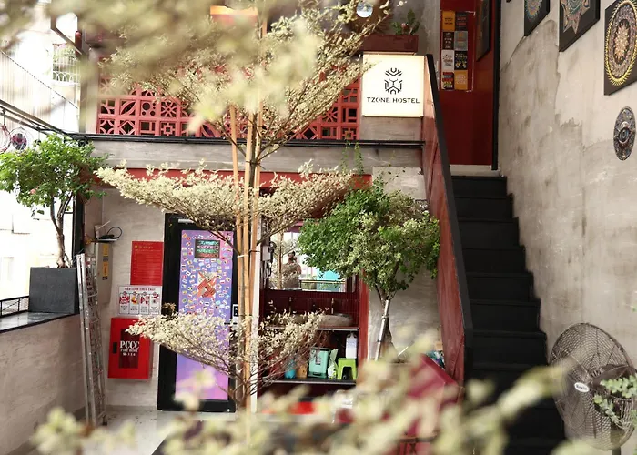 T Zone Hostel - Quiet Place, Near China Town,Ho Thi Ky Street Food,Cafe,Beer TP. Hồ Chí Minh