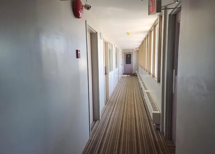 Canadiana Motel Sudbury