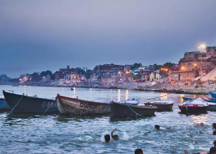 Hotel Kuber Palace: Beachfront Comfort with Temple Proximity Puri