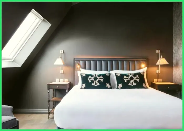 Hotel V-I Sea View: Beachfront Wellness Retreat with Spa Puri