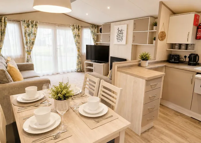 Billing Aquadrome- Bird Lake Pastures Holiday Caravan Sleep 6 Northampton