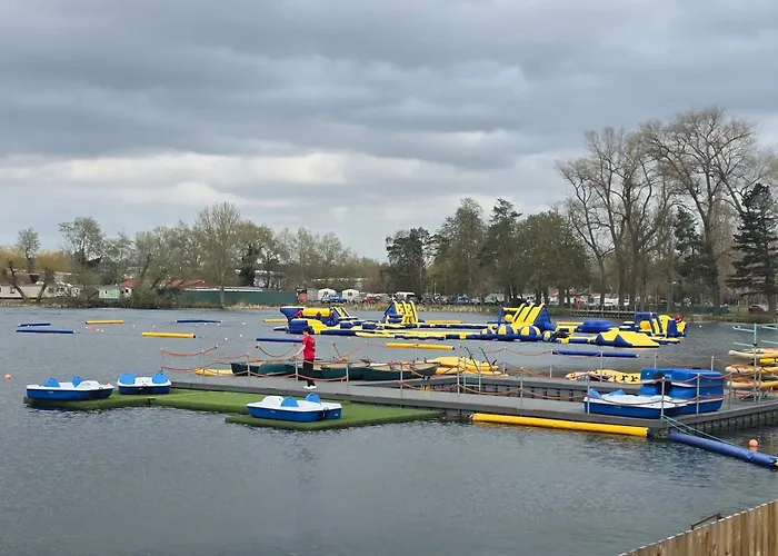 Billing Aquadrome- Bird Lake Pastures Holiday Caravan Sleep 6 Northampton
