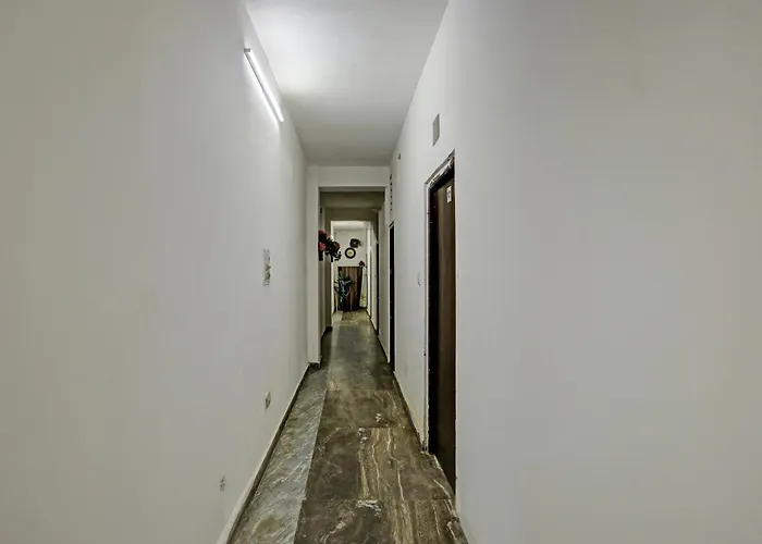 Hotel O Raaz Hotel Delhi 
