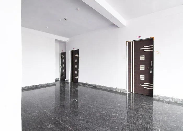 Hotel O Silk City Palace Brahmapur