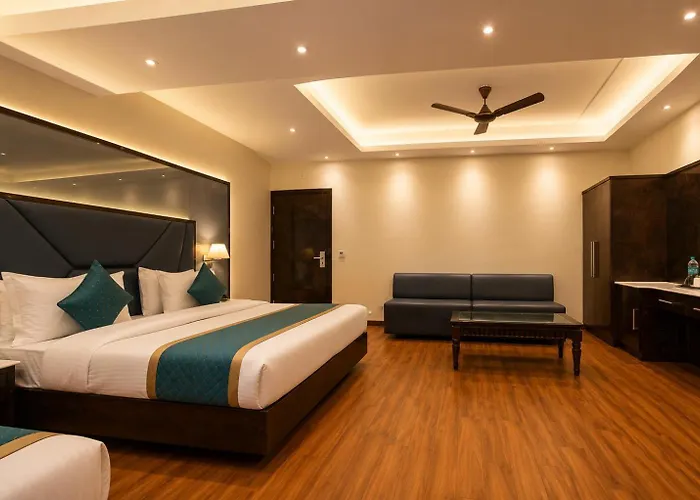 Hotel Geet Deluxe Near Connaught Place And New Delhi Railway Station