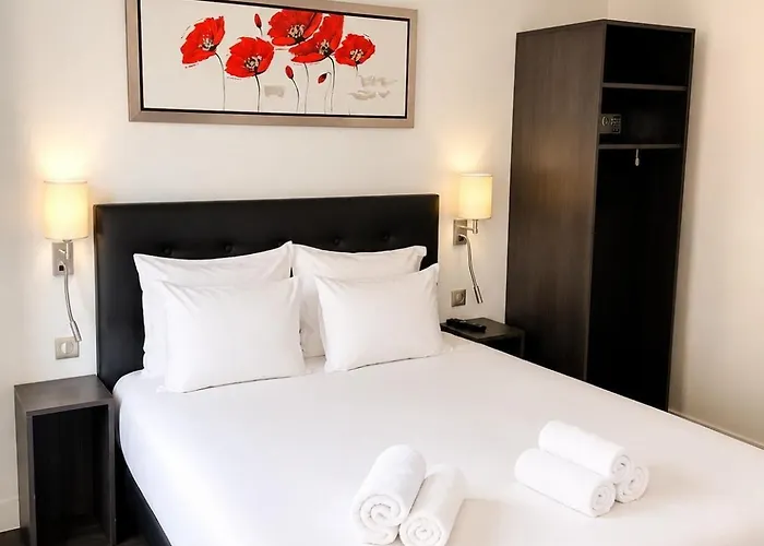Hotel Douglas Puteaux