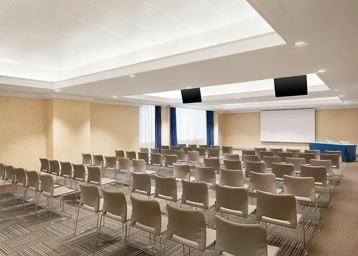 Courtyard By Marriott Rome Central Park