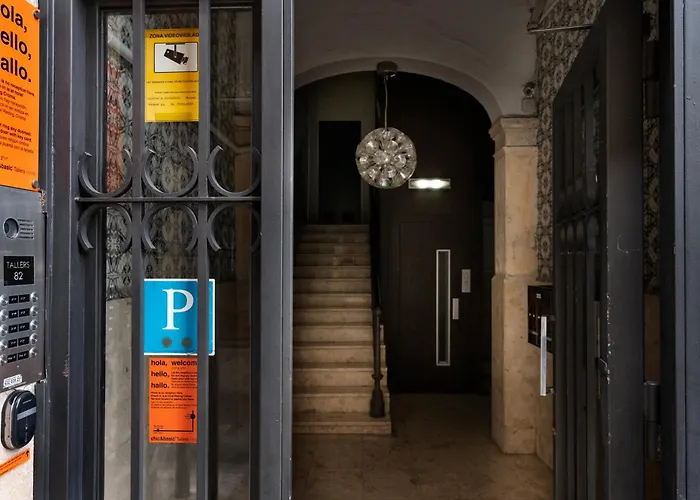 Chic & Basic Tallers Hostal Barselona