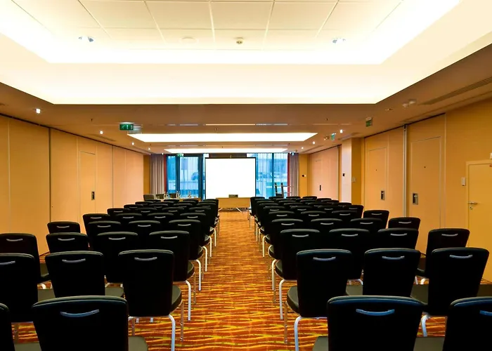 Courtyard By Marriott Paris Saint Denis Hotel