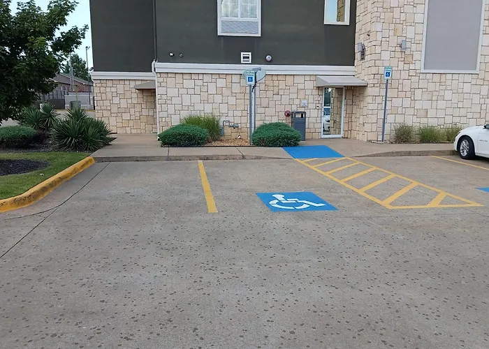 La Quinta Inn & Suites By Wyndham Little Rock - Bryant