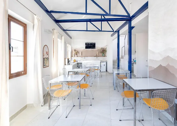 Nest Style Granada Hotel