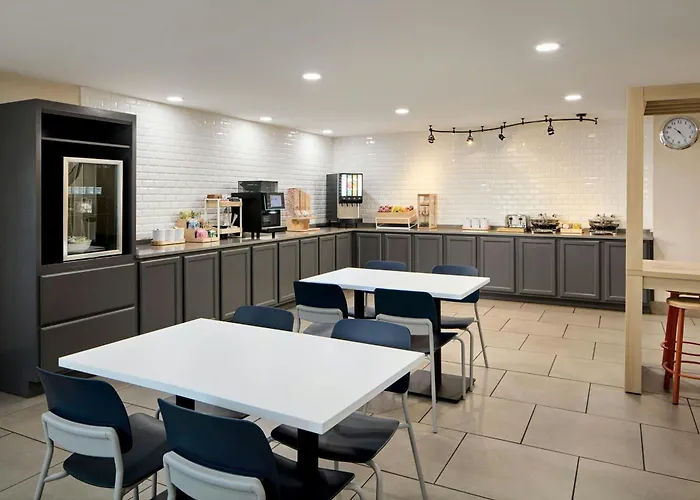 Country Inn & Suites By Radisson, Louisville East, Ky