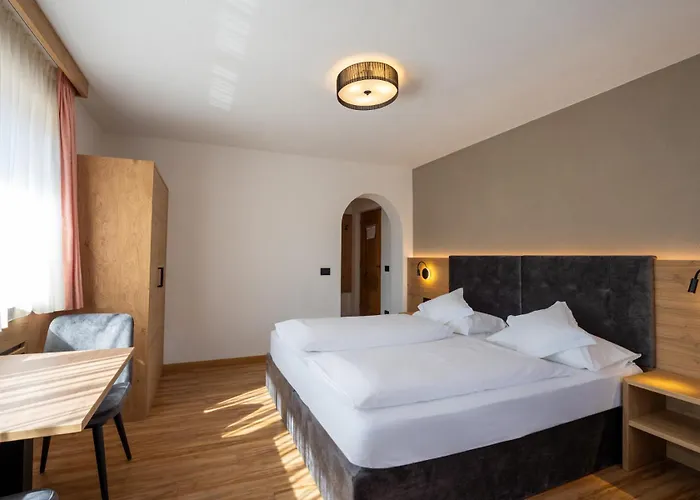 Garni Lasteis B&B - Apartments La Villa 