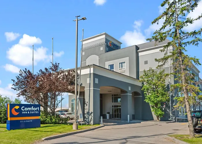 Comfort Inn & Suites Airport South YYC
