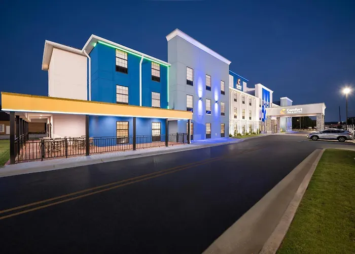 Comfort Inn & Suites River City Decatur
