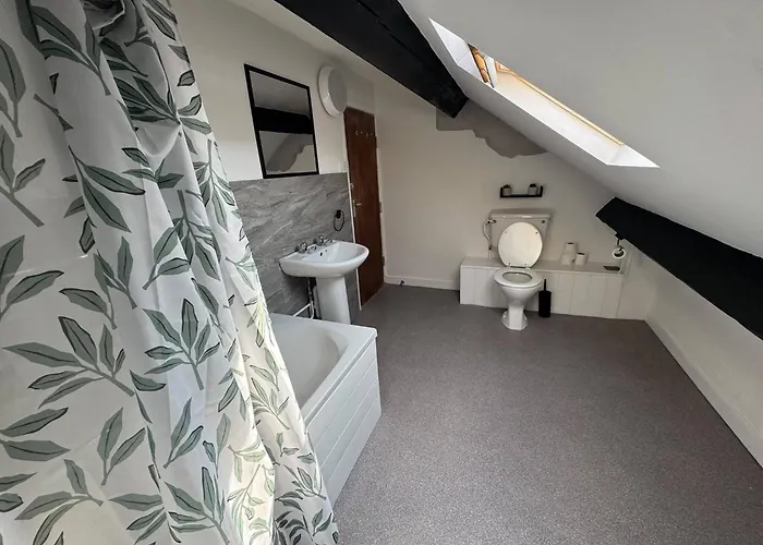 Victoria Guest Accommodation & Studio Apartments Pwllheli