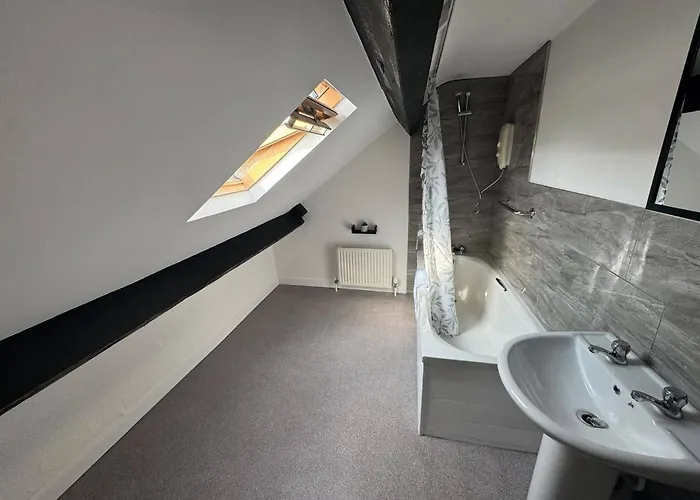 Victoria Guest Accommodation & Studio Apartments Pwllheli