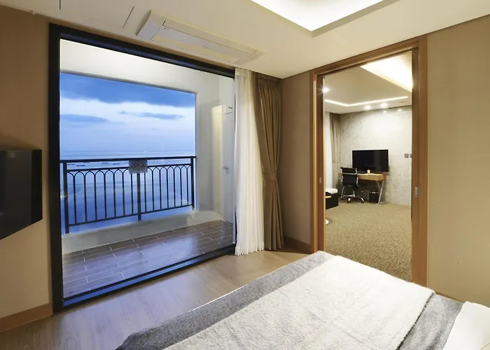 Ramada By Wyndham Gangwon Sokcho Hotel