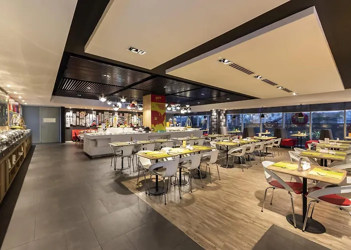 Hotel Ibis Saigon Airport Ho-Chi-Minh-Stadt