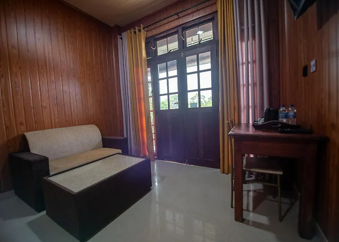 Zircon Ella Bed & Breakfast