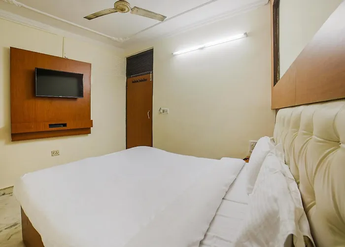 Hotel O Shyam Palace Near New Delhi Railway Station