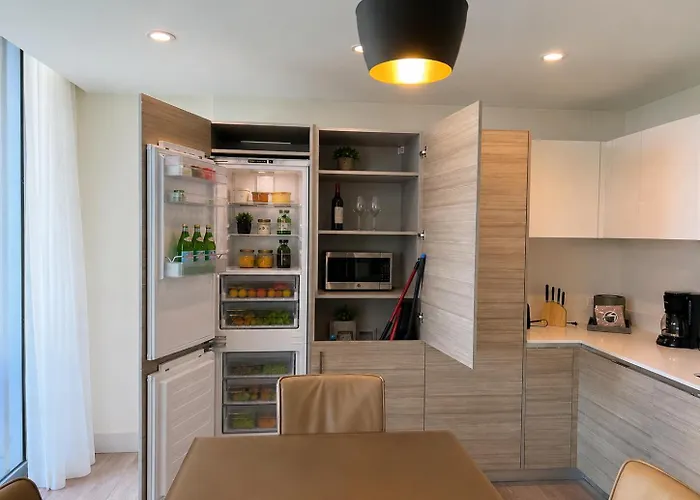 Global Rent Apart - Costa Hollywood