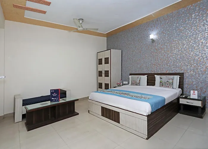 Hotel O Shanti Palace Agra 