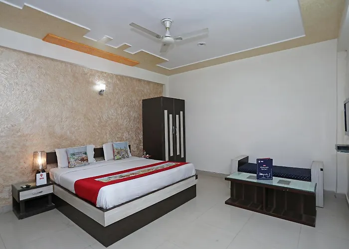 Hotel O Shanti Palace Agra 