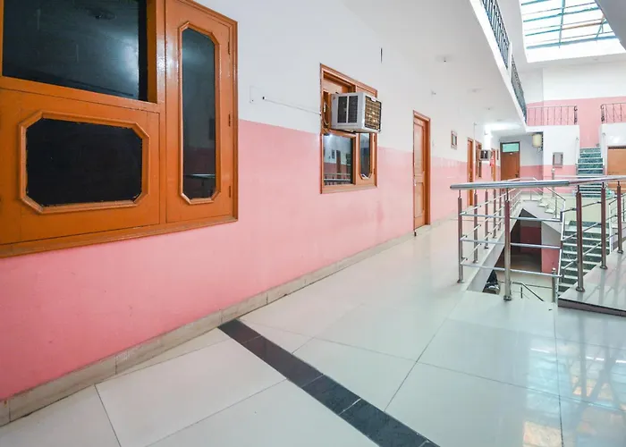 Spot On 36686 Hotel Om Shanti Palace Chandigarh