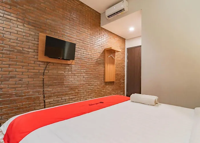Reddoorz Plus @ Doorman Guest House Bandung