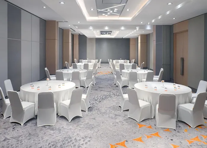 Harris Hotel & Conventions Bundaran Satelit Surabaya