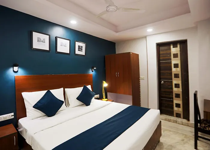Hotel Silverkey Near Lic Building Main Rd Khoda Next To Shyam Oil Indirapuram