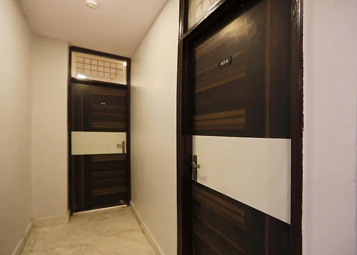 Hotel Silverkey Near Lic Building Main Rd Khoda Next To Shyam Oil Indirapuram