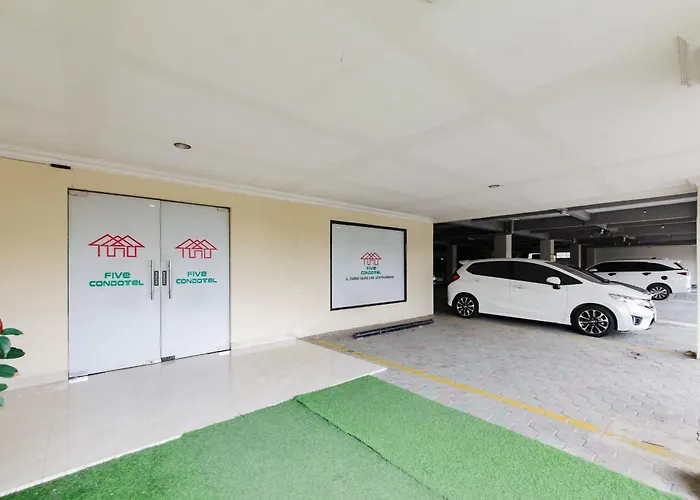 RedDoorz near Palembang Trade Center 3 Hotel