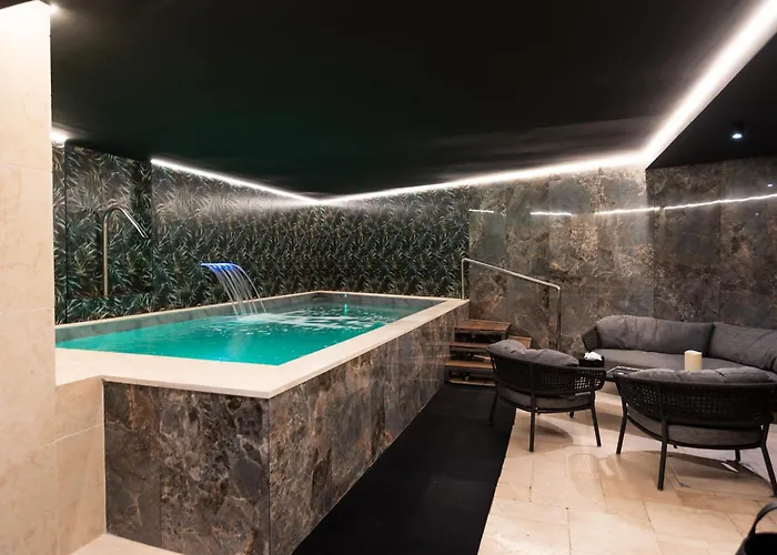 Hôtel&Spa Rocabella LʼÎle-Rousse