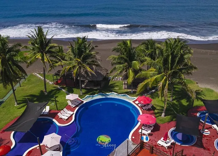 Hotel Utztzaba Monterrico