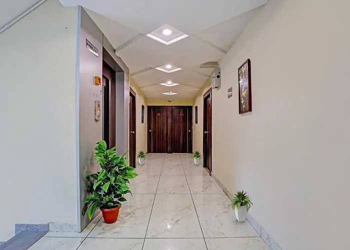 Super Collection O Hotel Raj Palace Vadodara