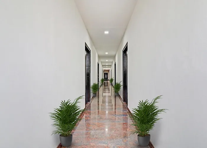 Super Capital O Blooms Stay Inn Near Snow City Bangalore