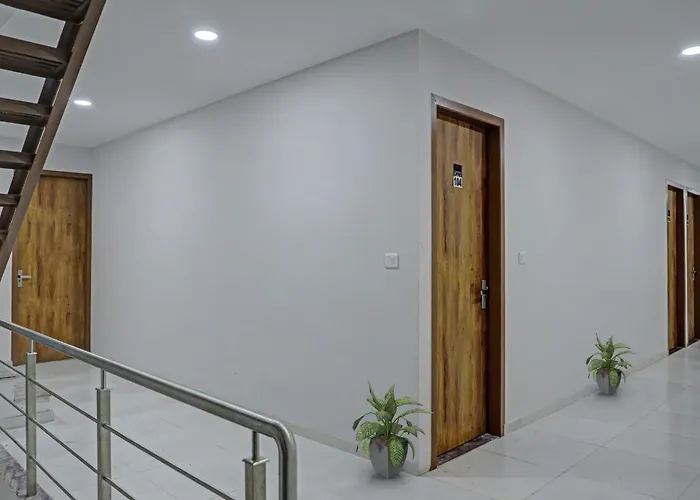 Hotel O Weekend Rooms Surat