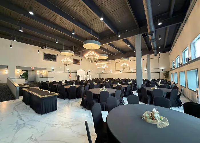 Hometowne Studios By Red Roof & Conference Center Cortland
