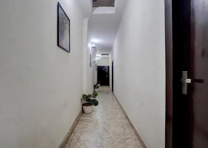 Hotel O 82304 Hotel Travel Inn New Delhi