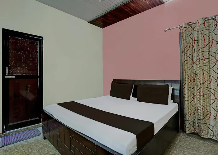 Hotel O Shiv Guest House Bhiwani