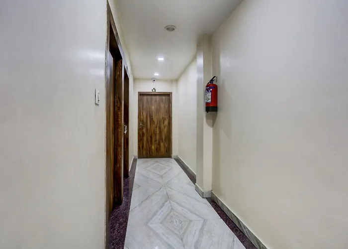 Spot On Sai P Guest House Varanasi