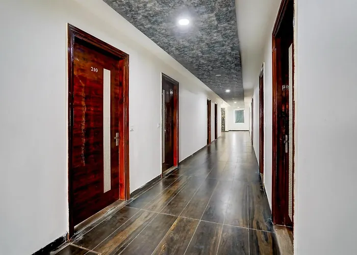 Collection O The God'S Palace Resort Meerut