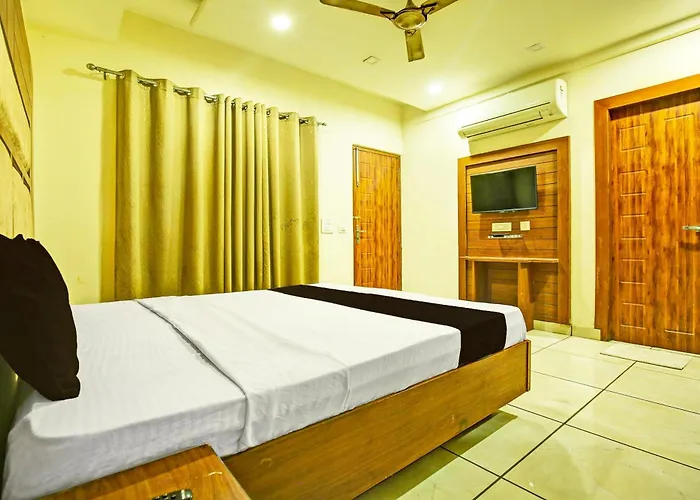 Hotel O Grand Signia Zirakpur
