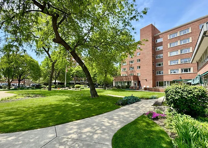 The Gem Museum Suites Evanston